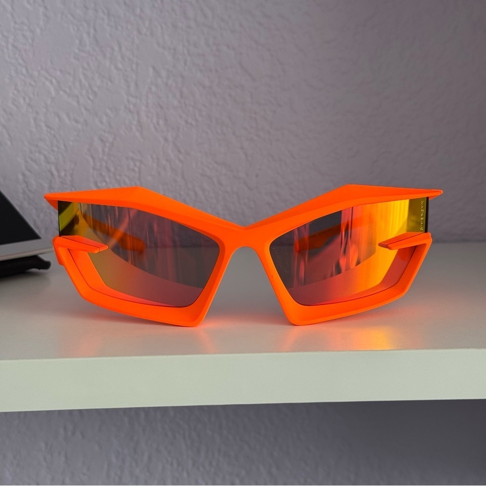New! Givenchy Orange Sunglasses GV40049U 43C, Authentic - Picture 9 of 10